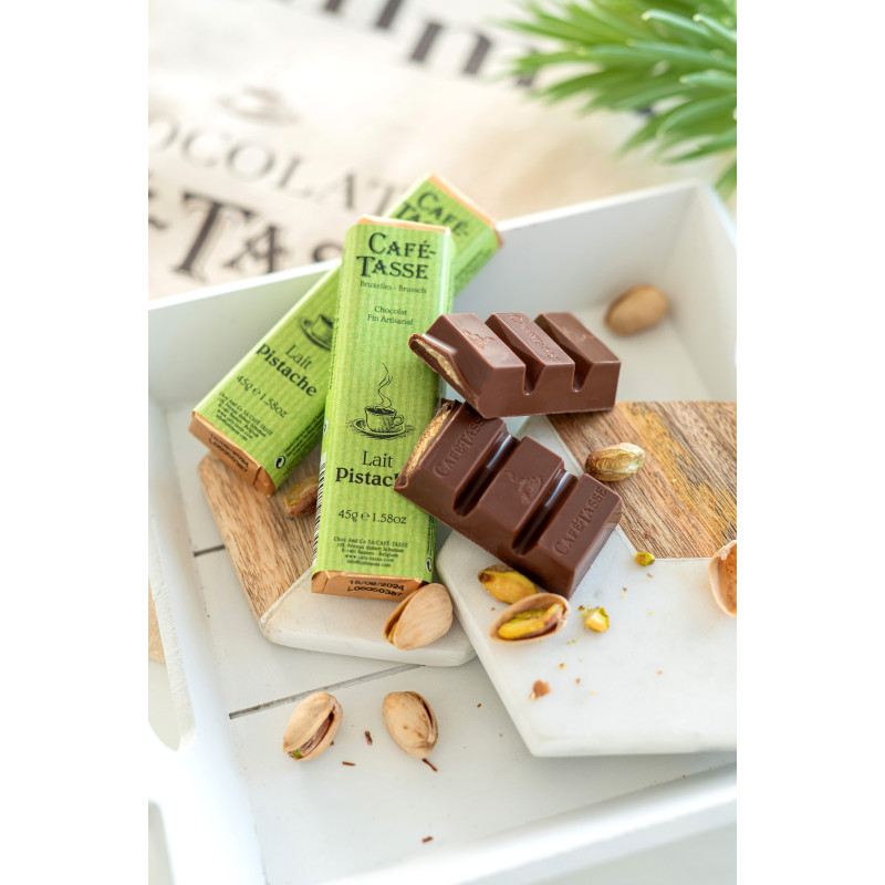Milk chocolate bar filled with a Pistachio paste