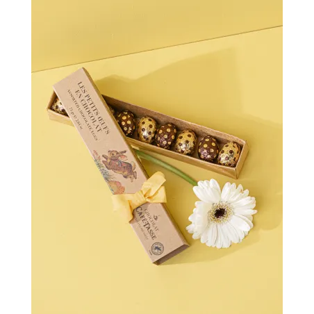 Geassorteerde kleine eieren, pure chocolade, pralineamandelen, knapperige pannenkoek & chocolademelkspeculaas