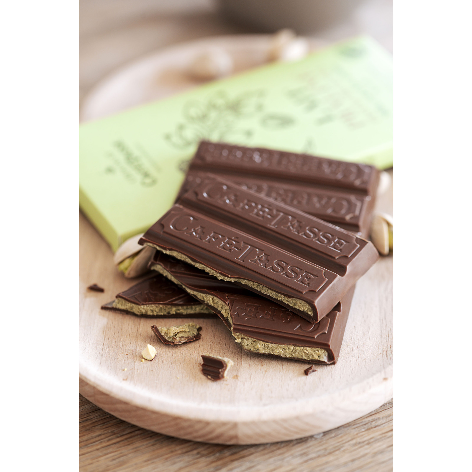 Family Bar filled with pistachio praliné , salt and rice crisp