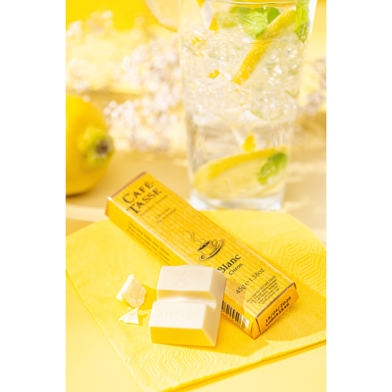 White chocolate bar & candied Lemon pieces