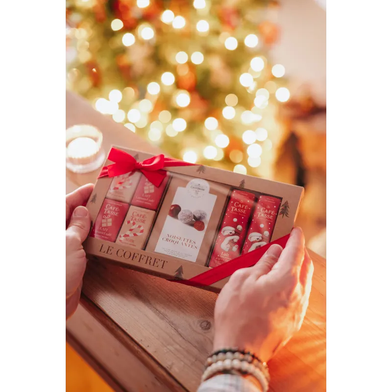 Kerstdoos Café-Tasse – Minitabletjes, speculaasrepen & hazelnoten – foto 2