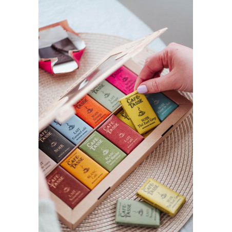 Discovery Box 24 Belgian Mini Chocolate Bars 216g