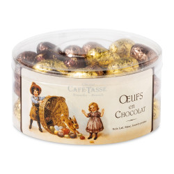 Geassorteerde chocolade-eieren, donker, melk, witte praline