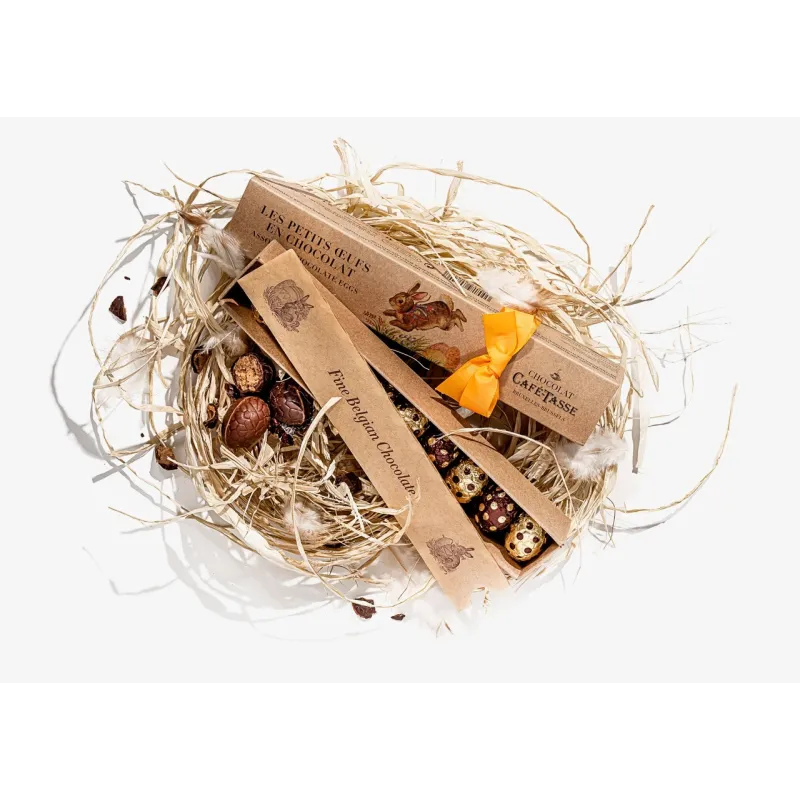 Geassorteerde kleine eieren, pure chocolade, pralineamandelen, knapperige pannenkoek & chocolademelkspeculaas